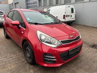 Gebraucht Kia Rio 90 PS (66 kW) 2015 Rot Kleinwagen