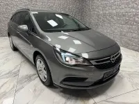 Usado Opel Astra Edition 105 CV (77 kW) 2017 Gris Berlina
