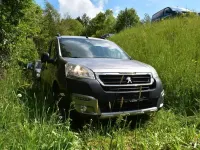 Gebraucht Peugeot Partner Tepee Outdoor 110 PS (80 kW) 2017 Gris artense Van / Kleinbus