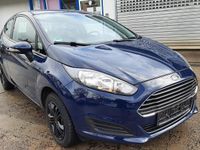Gebraucht Ford Fiesta Trend 80 PS (58 kW) 2013 Blau Kleinwagen