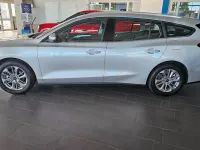 Neu Ford Focus Titanium 125 PS (91 kW) 2026 Silber Limousine