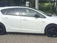 Gebraucht Opel Astra Color Edition 120 PS (88 kW) 2012 Weiß Limousine