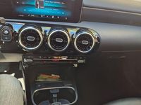 Gebraucht Mercedes A200 Progressive 163 PS (119 kW) 2018 Schwarz Limousine