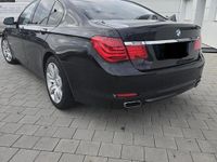 Gebraucht BMW 740 306 PS (225 kW) 2012 Schwarz Limousine
