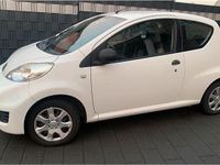 Gebraucht Peugeot 107 68 PS (50 kW) 2014 Weiß Kleinwagen