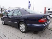 Gebraucht Mercedes E320 Elegance 224 PS (164 kW) 2000 Blau Limousine
