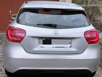 Gebraucht Mercedes 180 122 PS (89 kW) 2015 Silber Limousine