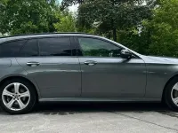 Usado Mercedes E220 AMG line 194 CV (142 kW) 2017 Gris Berlina