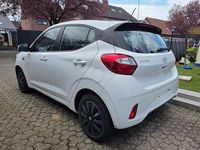 Gebraucht Hyundai i10 67 PS (49 kW) 2024 Weiß Kleinwagen