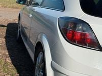 Gebraucht Opel Astra GTC 90 PS (66 kW) 2009 Weiß Coupé