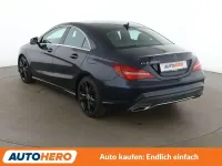 Gebraucht Mercedes CLA200 Urban 136 PS (100 kW) 2017 Blau Coupé