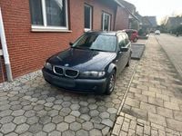 Gebraucht BMW 320 150 PS (110 kW) 2002 Blau Kombi