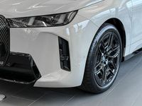 Neu BMW iX M Sport 300 kW (408 PS) 2025 Dune grey SUV