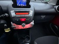 Gebraucht Toyota Aygo Cool 68 PS (50 kW) 2013 Rot Kleinwagen