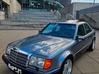 Gebraucht Mercedes E500 326 PS (239 kW) 1991 Grau Limousine