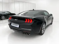 Neu Ford Mustang GT Fastback 446 PS (328 kW) 2025 Schwarz Coupé