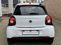 Gebraucht Smart ForFour Passion 71 PS (52 kW) 2015 Weiß Kleinwagen