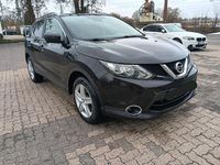 Gebraucht Nissan Qashqai 116 PS (85 kW) 2016 Schwarz SUV