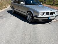 Second-hand BMW 525 170 CP (125 kW) 1990 Argintiu Berlinǎ