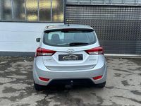 Gebraucht Hyundai ix20 Edition 125 PS (91 kW) 2015 Silber Kleinwagen