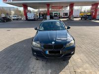 Gebraucht BMW 320 177 PS (130 kW) 2009 Blau Kombi
