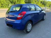 Gebraucht Hyundai i20 77 PS (56 kW) 2012 Blau Kleinwagen