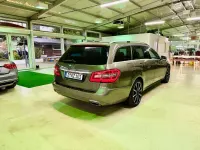 Gebraucht Mercedes E250 204 PS (150 kW) 2011 Grau Kombi