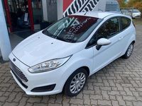 Gebraucht Ford Fiesta Trend 60 PS (44 kW) 2015 Weiß Kleinwagen