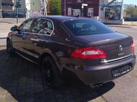 Gebraucht Skoda Superb Elegance 170 PS (125 kW) 2011 Grau Limousine