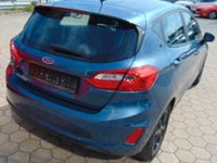 Second-hand Ford Fiesta Cool & Connect 101 CP (74 kW) 2020 Albastru Hatchback