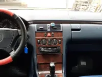 Używany Mercedes E230 150 KM (110 kW) 1996 Srebrny Sedan/Limuzyna