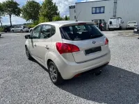 Używany Kia Venga Attract 90 KM (66 kW) 2011 Srebrny Hatchback