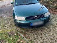 Gebraucht VW Passat 100 PS (73 kW) 1999 Grün Limousine