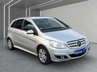 Gebraucht Mercedes B180 109 PS (80 kW) 2011 Silber Van / Kleinbus