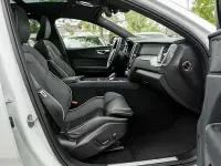 Gebraucht Volvo XC60 Plus 197 PS (144 kW) 2023 Weiß SUV