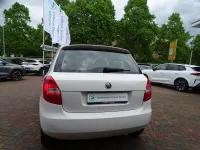 Używany Skoda Fabia 60 KM (44 kW) 2014 Biały Sedan/Limuzyna