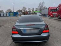 Usata Mercedes E280 190 CV (139 kW) 2007 Grigio Berlina