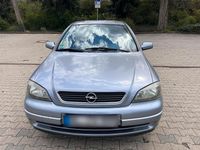 Second-hand Opel Astra 103 CP (75 kW) 2004 Argintiu Hatchback