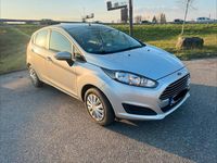 Gebraucht Ford Fiesta 80 PS (58 kW) 2013 Silber Kleinwagen
