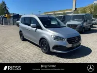 Gebraucht Mercedes T180 Style 116 PS (85 kW) 2024 Helvinsilber metallic Van / Kleinbus