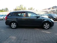 Gebraucht Kia Ceed 109 PS (80 kW) 2009 Grau Kleinwagen