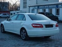 Gebraucht Mercedes E200 136 PS (100 kW) 2011 Weiß Limousine