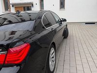 Gebraucht BMW 730 245 PS (180 kW) 2010 Schwarz Limousine