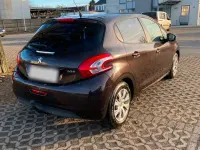 Gebraucht Peugeot 208 Active 95 PS (69 kW) 2012 Braun Kleinwagen