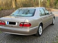 Gebraucht Mercedes E320 Elegance 224 PS (164 kW) 2001 Beige Limousine