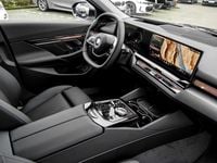 Neu BMW 520 Sport Line 197 PS (144 kW) 2025 Grau Kombi