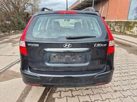 Gebraucht Hyundai i30 Comfort 109 PS (80 kW) 2010 Schwarz Kombi
