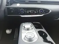 Second-hand Genesis GV70 Sport 305 CP (224 kW) 2025 Negru SUV