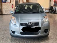 Gebraucht Toyota Yaris 69 PS (50 kW) 2006 Blau Kleinwagen