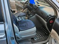 Second-hand Kia Carnival 2010 Argintiu Monovolum